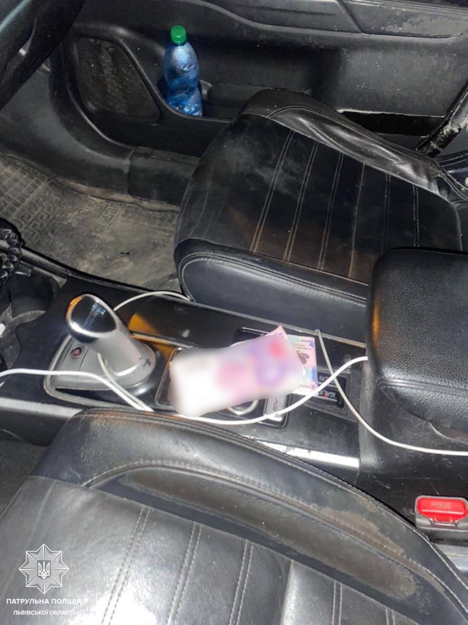 Порушив комендантську годину і пропонував хабар: у Львові затримали порушника