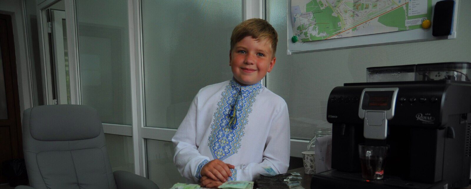 Восьмирічний волонтер зібрав вже 70 тисяч для ЗСУ на концертах у містах Львівщини