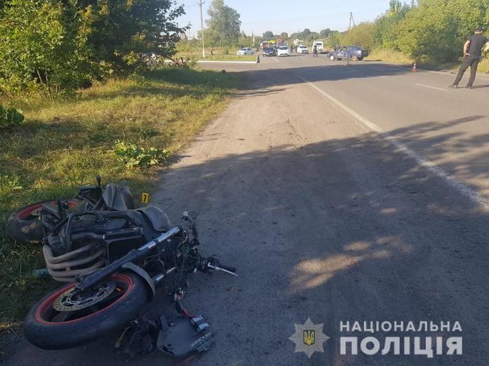 На Червоноградщині внаслідок зіткнення з автівкою загинув мотоцикліст