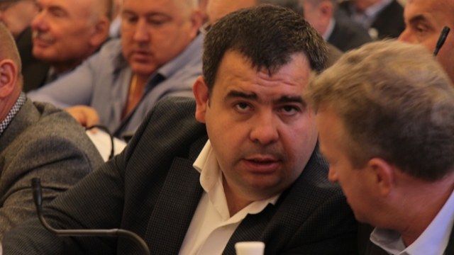 Депутати Львівської обласної ради не змогли позбавити мандата колегу, який втік на третій день війни