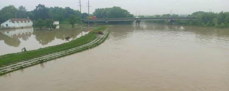 Мешканців Львівщини застерігають про можливі паводки