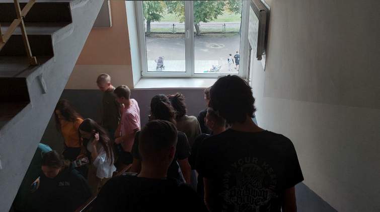 Львівських школярів евакуювали через замінування: повідомлення надійшло з так званої ДНР