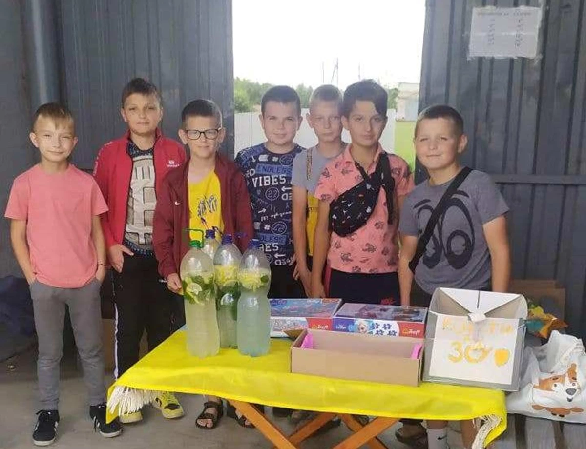 Юні новояворівські волонтери зібрали 8000 грн на тепловізор для земляка