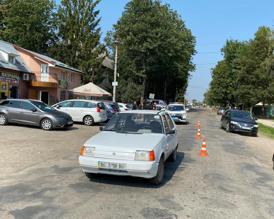 Поблизу Самбора автівка збила 9-річного хлопчика