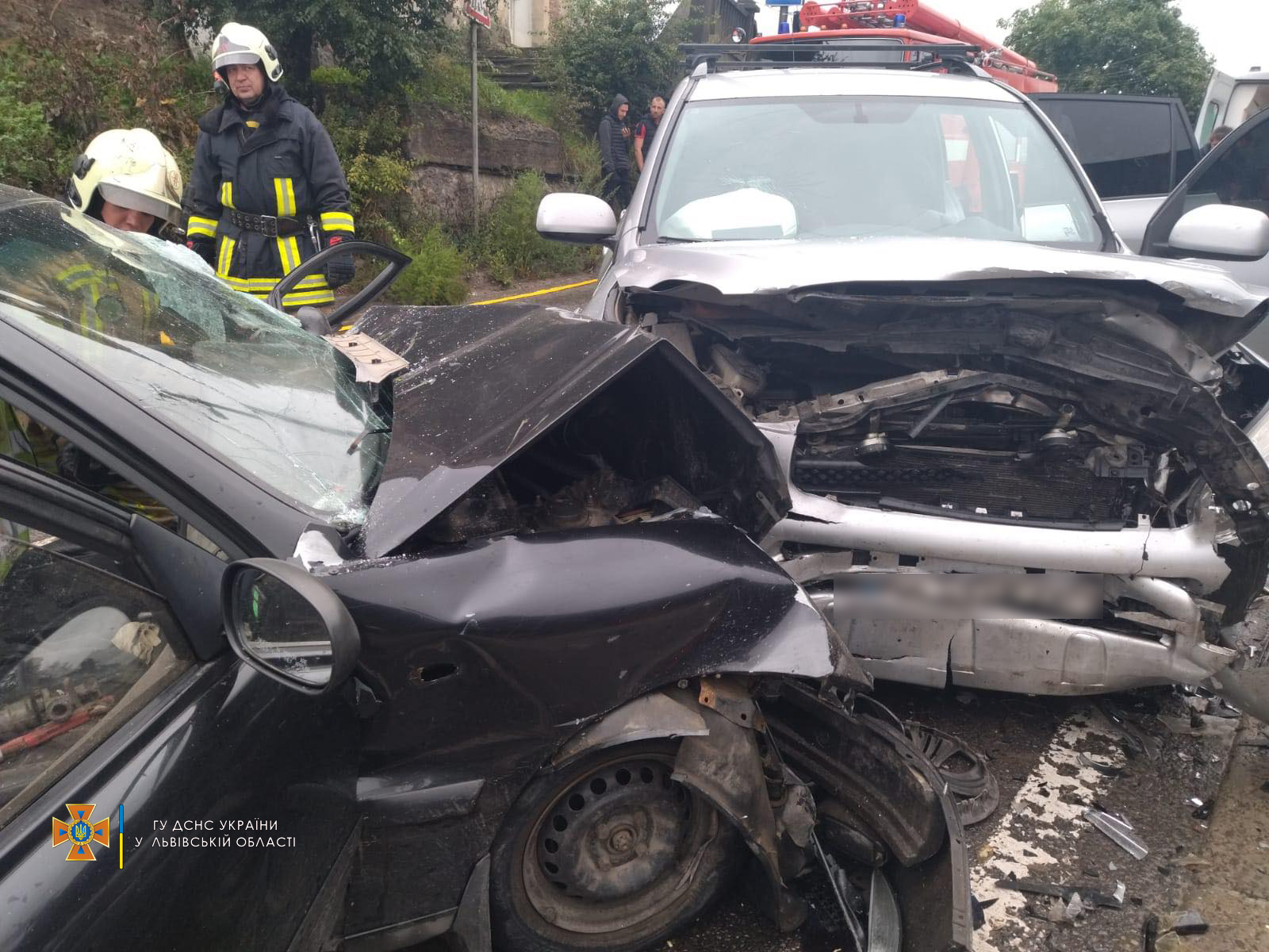 У Бібрці зіткнулися Daewoo Lanos і Toyota Rav4: одного з водіїв забрали до лікарні