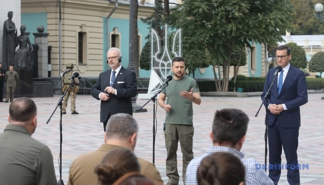 Зеленський відреагував на обшуки у представників волонтерського руху
