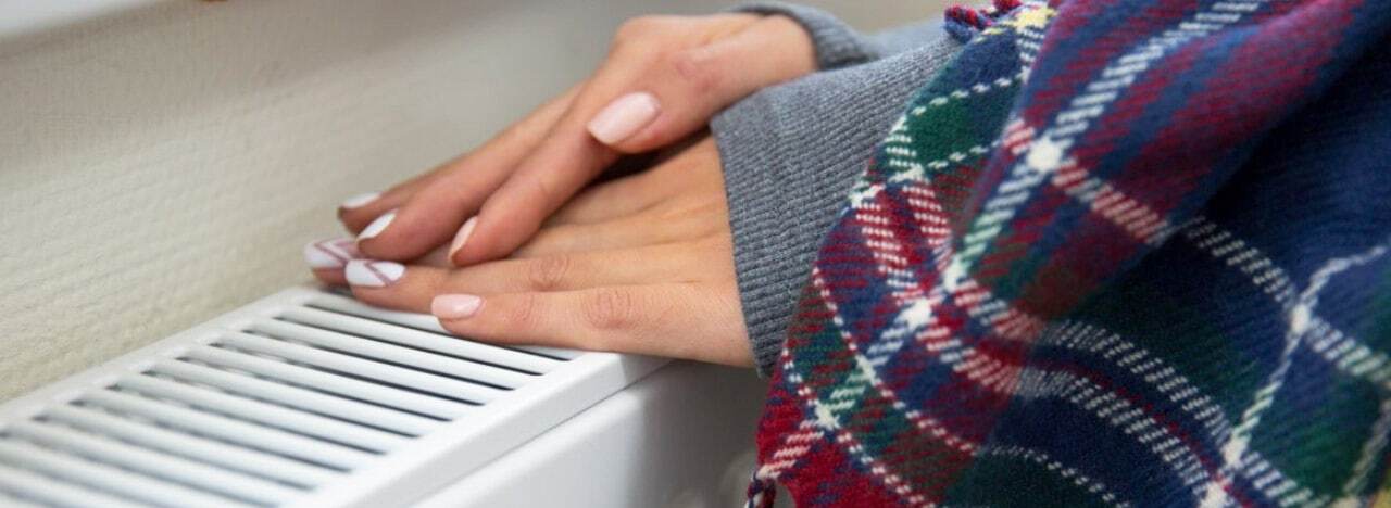 Тарифи на опалення і гарячу воду не підніматимуть: уряд зафіксував ціну для виробників тепла