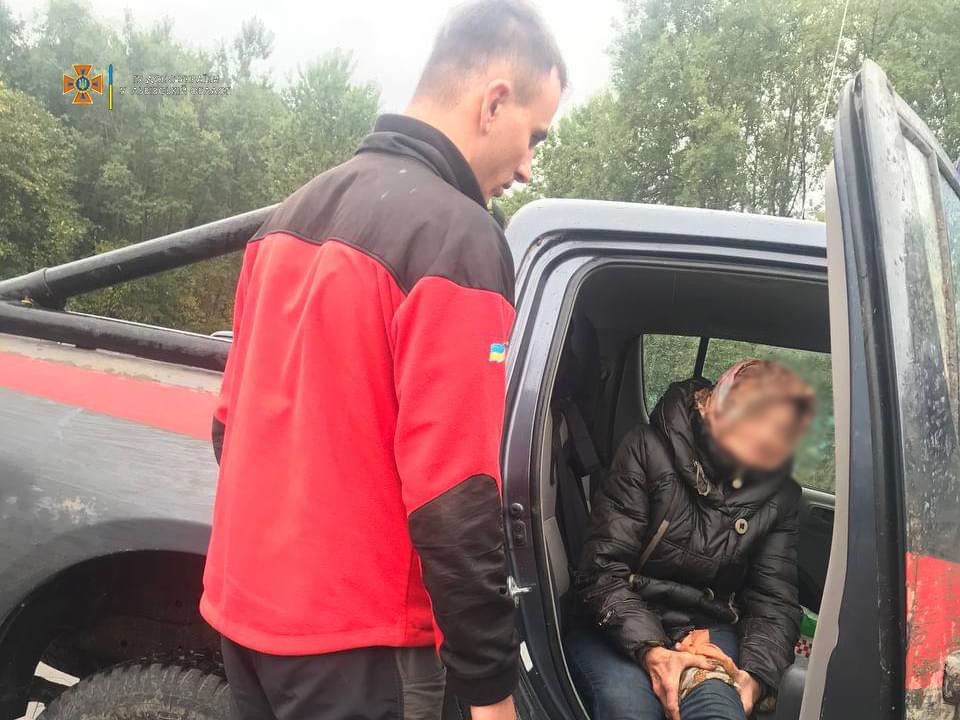 Пішла по гриби і заблукала: на Стрийщині жінка цілу ніч провела у лісі