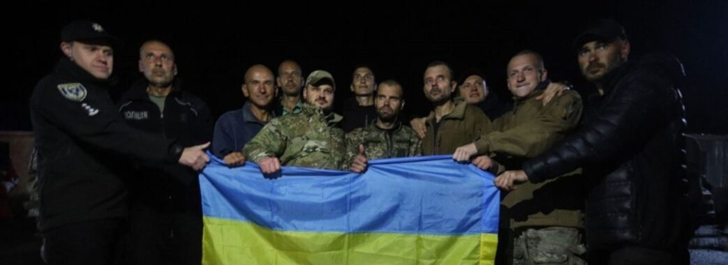 Великий обмін: Україна повернула командирів з Азовсталі й віддала медведчука