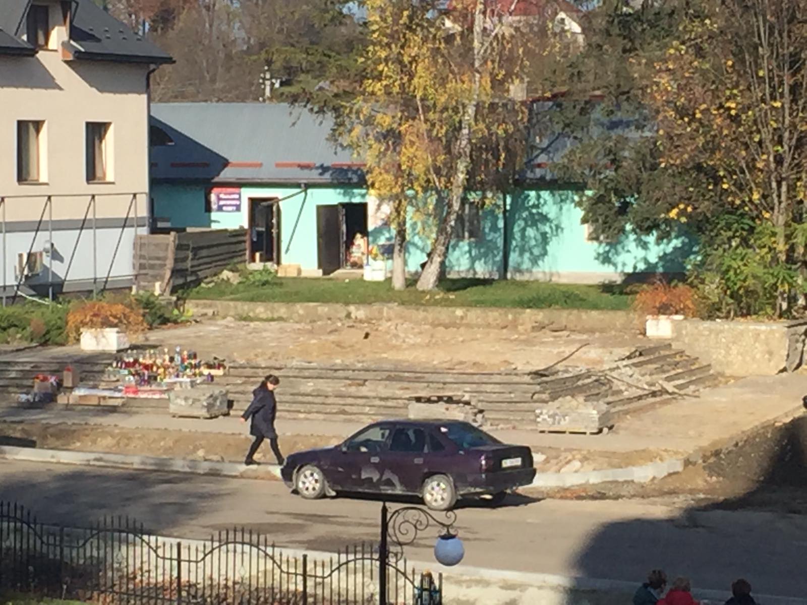 У Добромилі демонтували радянський пам’ятник