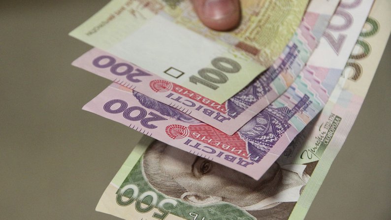 На Львівщині родичі загиблих військових можуть отримати кошти на встановлення пам’ятників на могилах Героїв