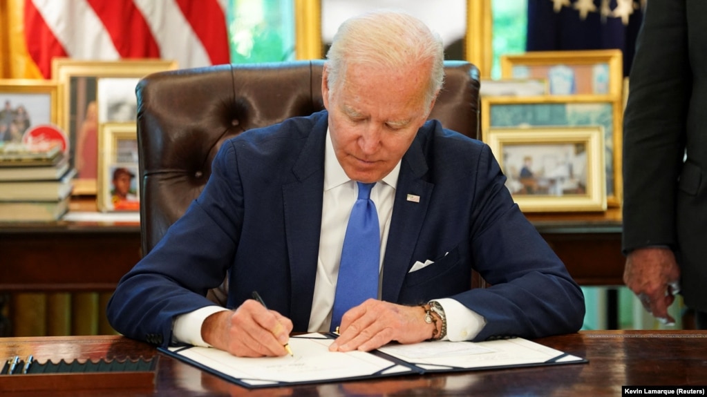 Набув чинності закон США про лендліз для України