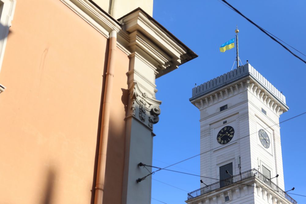 З водовозками та черговими групами у садках: як житиме Львів завтра