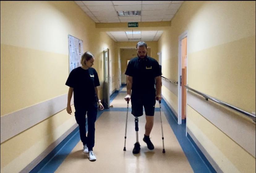У Львові повернули можливість ходити воїну, який втратив ногу на другий день повномасштабного вторгнення
