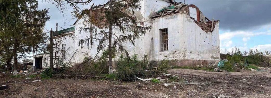 Розстріляли, облаштували шпиталь та туалет: росіяни познущались з храму на Харківщині