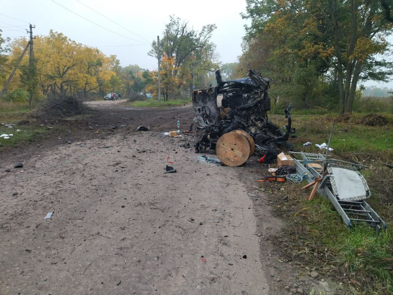 На Сумщині підірвалась автівка «Укртелекому»: водій загинув, пасажири – у лікарні