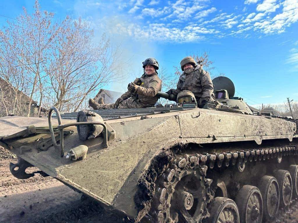 Втрати ворога: за добу мінус 330 окупантів і один безпілотник