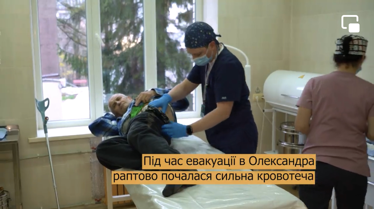 У Львові лікарі врятували 62-річного донеччанина, якому уламок задів стегнову артерію