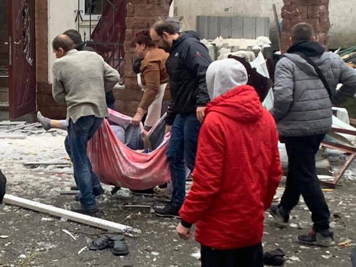 Внаслідок ракетного удару по Києву три людини загинули та шість постраждали (ВІДЕО)