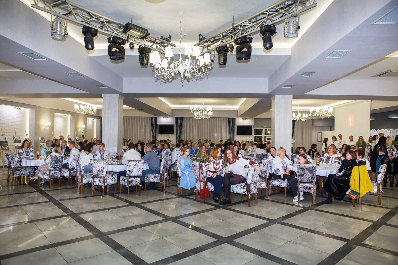 У Городку за вечір зібрали понад пів мільйона гривень для ЗСУ