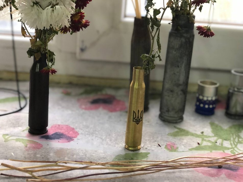 Краса з використаної гільзи: дизайнерка з Харкова створює у Львові оригінальні мистецькі витвори