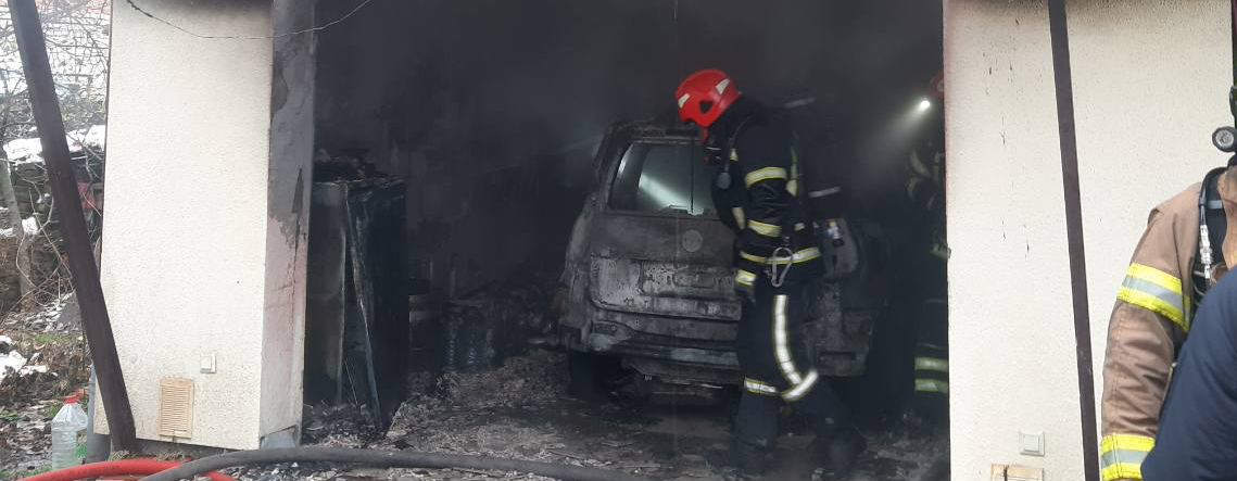 В гаражі у Львові вчадів і отримав опіки голови 59-річний чоловік
