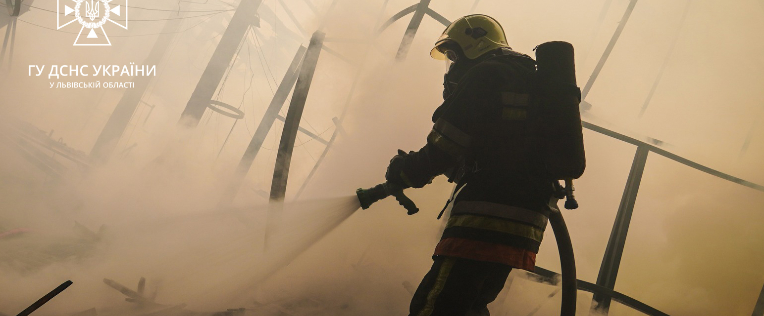 В Стрию в підвалі багатоповерхівки загорілось сміття