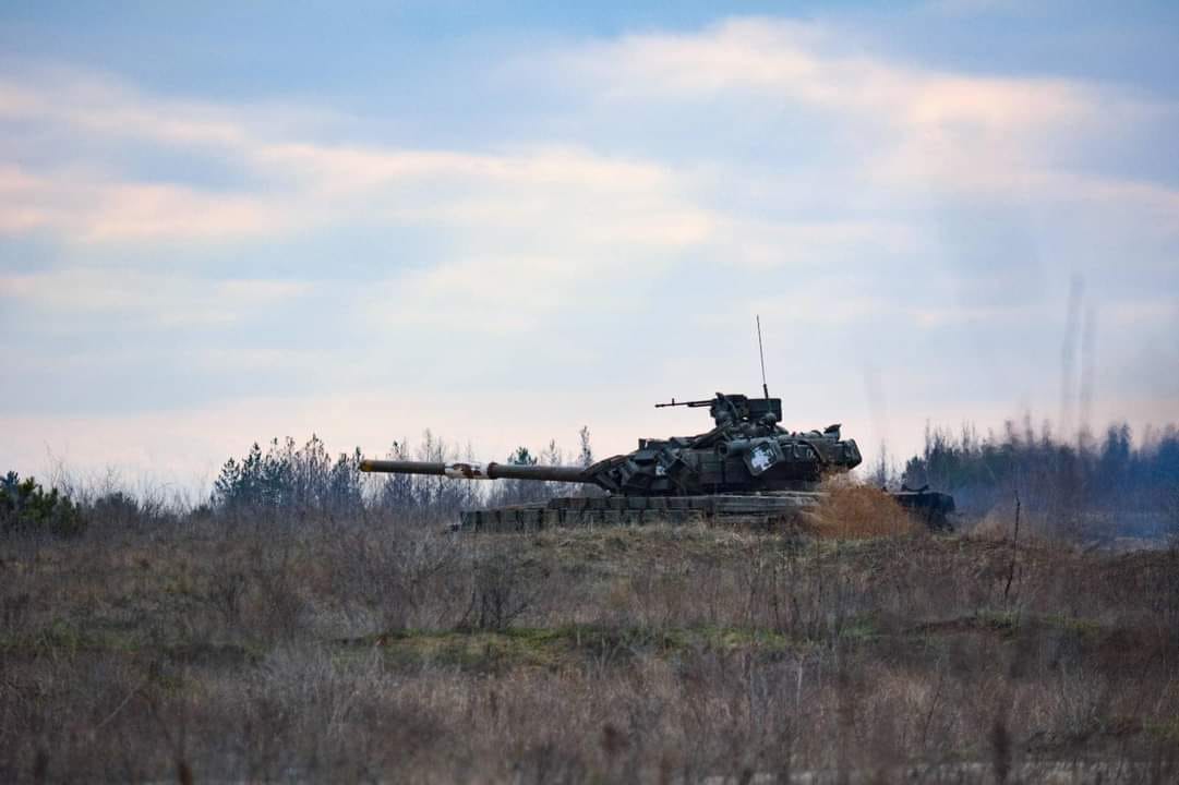 Втрати ворога: гелікоптер, 6 безпілотників і 710 окупантів знищили українські захисники учора