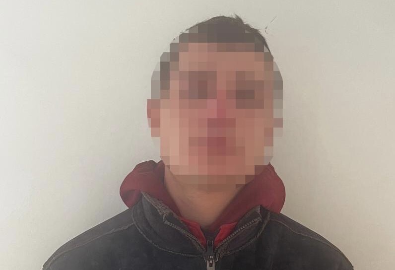 Розпивали алгоколь та посварились: 24-річний мешканець Самбірщини хотів зарубати знайомого