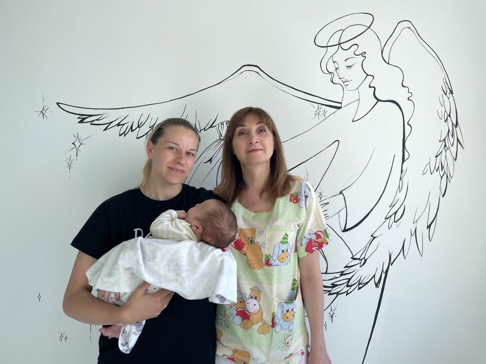 Така патологія трапляється в одного з 35 тисяч малюків: у Львові прооперувати немовля з півкілограмовою пухлиною куприка