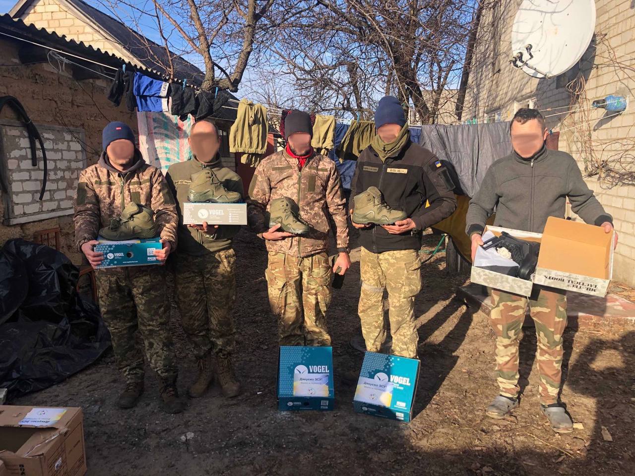 Військові з Прикордоння Львівщини отримали понад 500 пар взуття від своїх земляків
