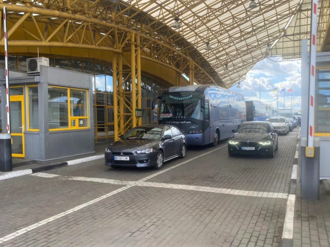 Прикордонники розповіли про ситуацію в пунктах пропуску на українсько-польському кордоні