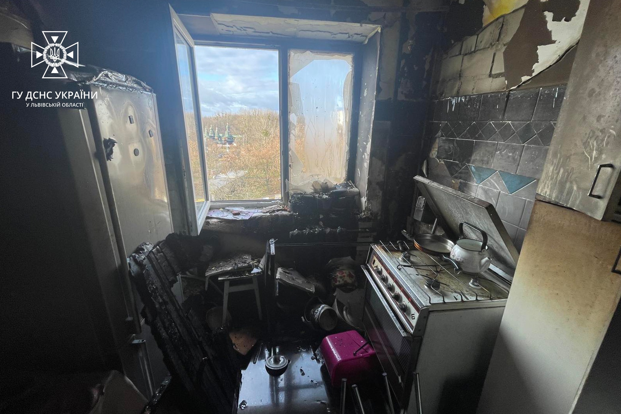 В пожежі у львівській квартирі постраждала 89-річна жінка