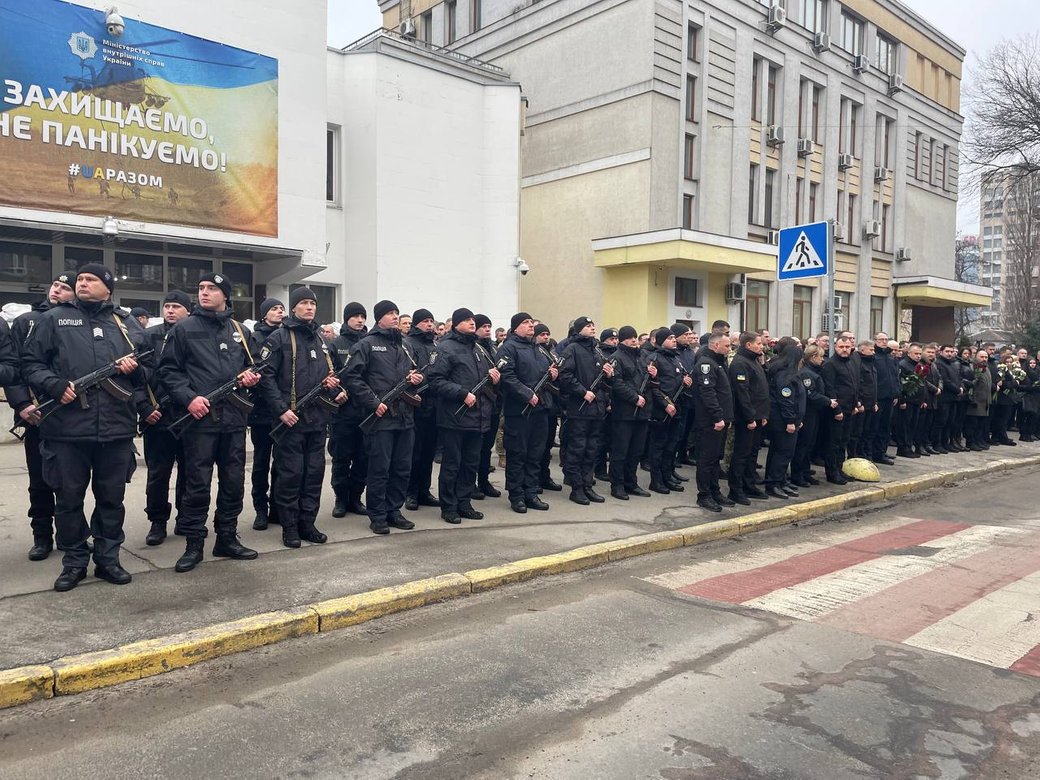У Києві триває церемонія прощання з загиблими у Броварській авіатрощі