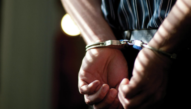 У Львові затримали 39-річного чоловіка, який продавав наркотики і психотропи