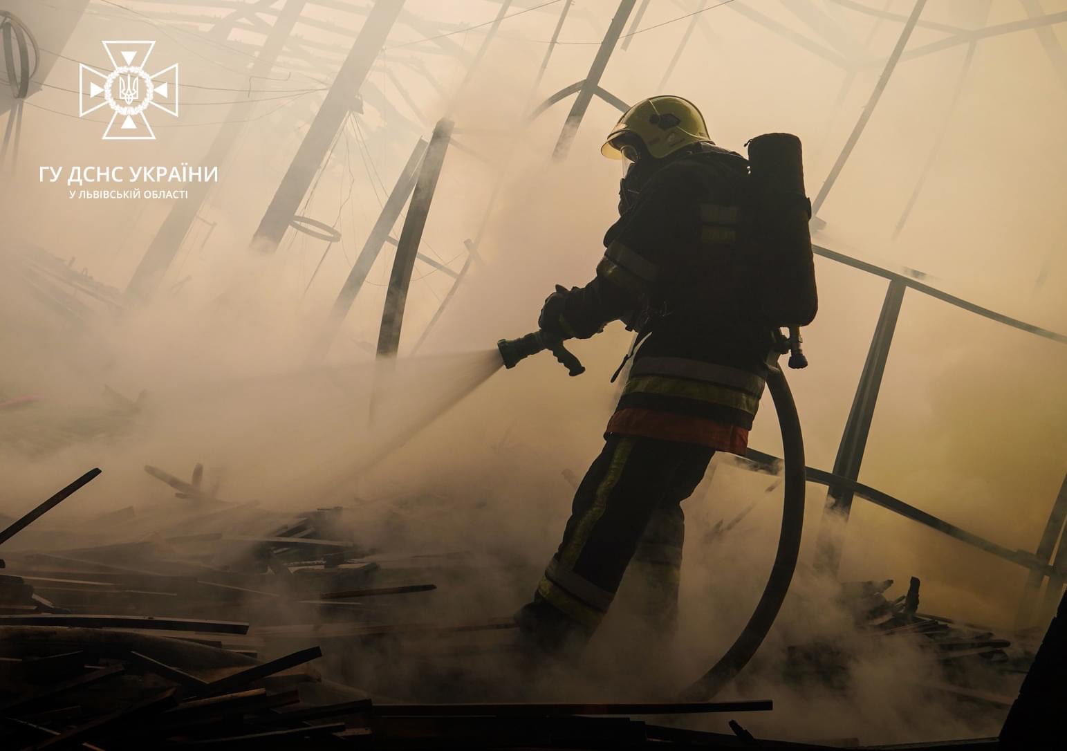 У Хирові вночі спопеліла господарська будівля