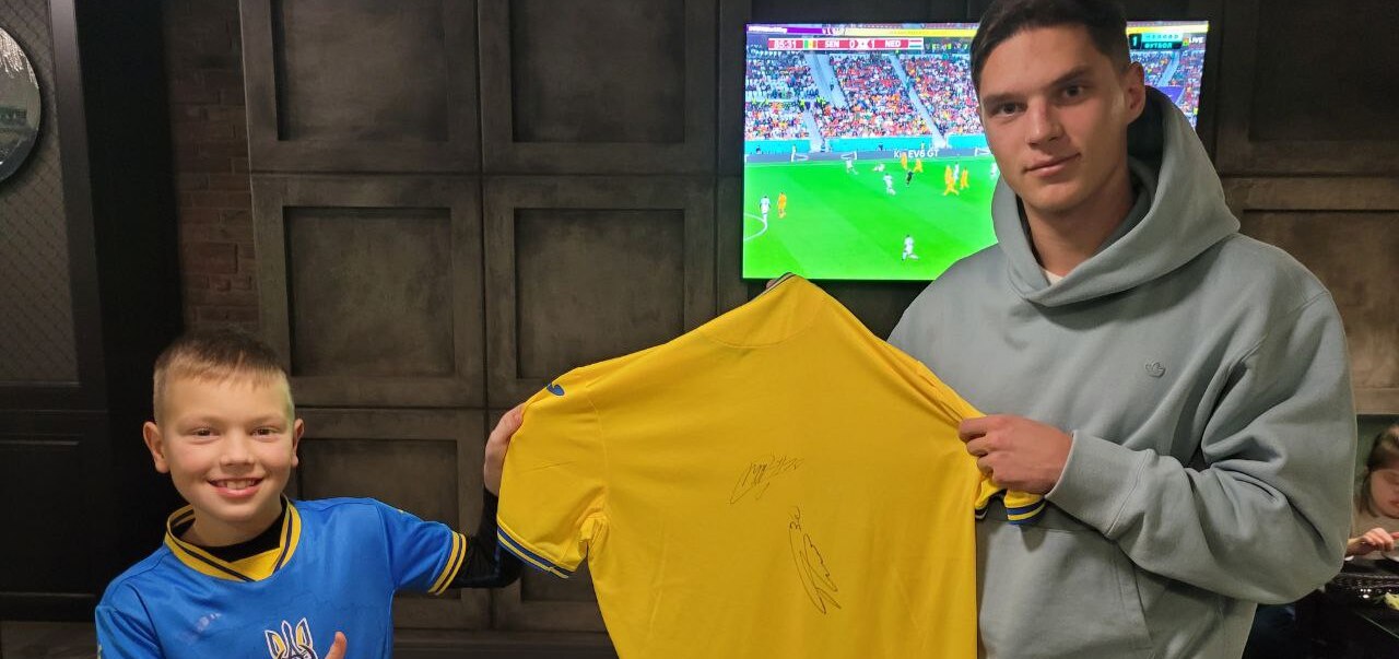 9-річний волонтер зі Львова разом з друзями придбав вже 12-ту автівку для захисників