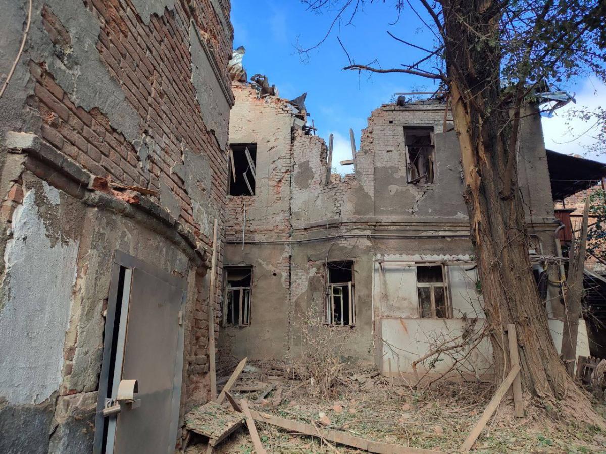 Окупанти обстріляли центр Харкова: відомо про чотирьох поранених мирних жителів (ВІДЕО)