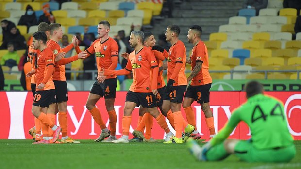 Два українські футбольні клуби завтра розпочинають Єврокубкову весну