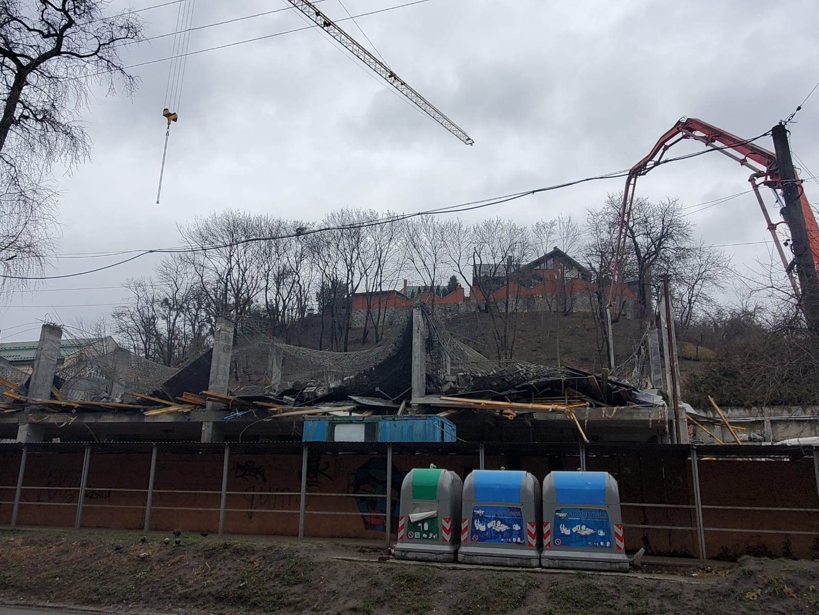 На будівництві у Львові обвалилось перекриття: є постраждалі