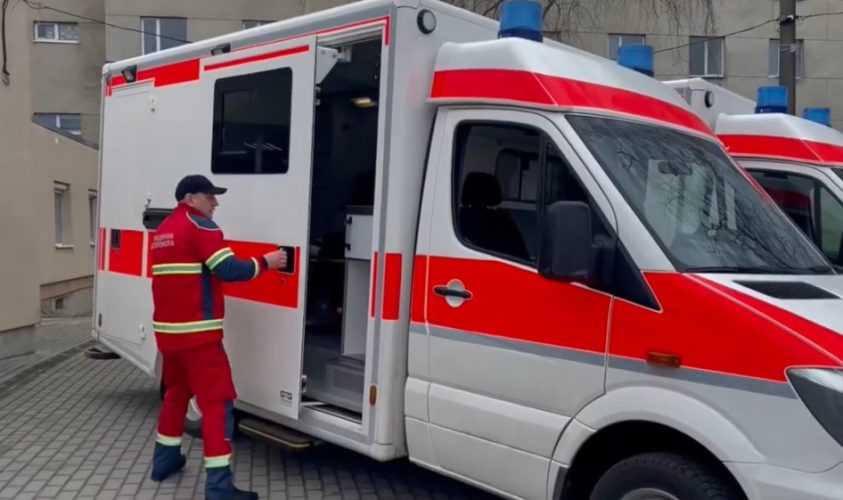 Львів отримав два сучасні реанімобілі від благодійників (ВІДЕО)