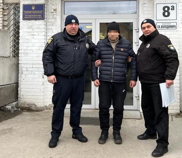 У Червонограді затримали зловмисника, який вкрав телефон у 12-річної дівчинки