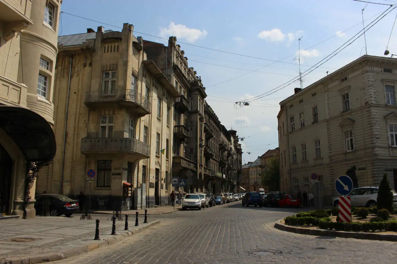 В центрі Львова чоловік загубив сумку з великою сумою грошей і ноутбуком