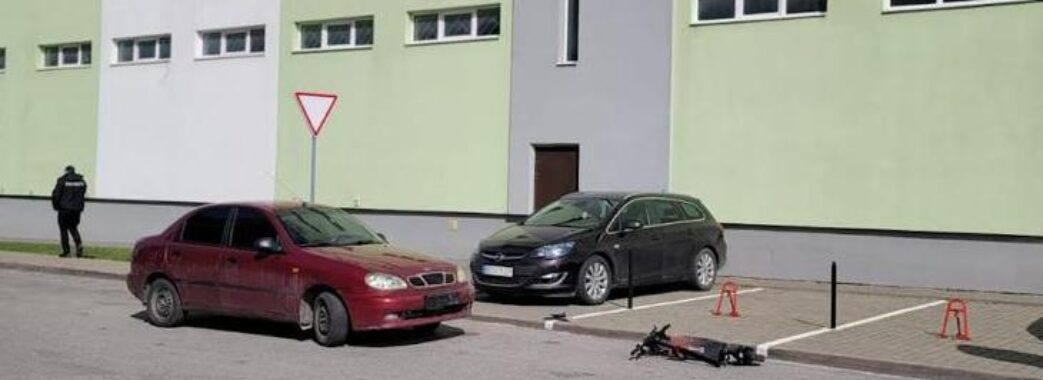 У Львові на Сихові водій Daewoo Lanos збив дитину на електросамокаті
