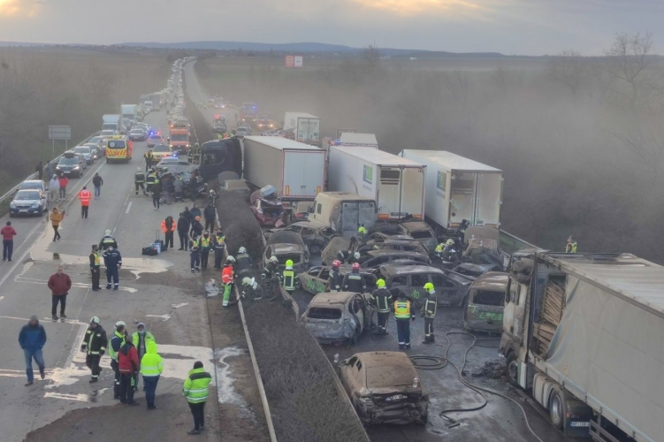 Біля Будапешта сталась масштабна ДТП: розбились 42 автомобілі