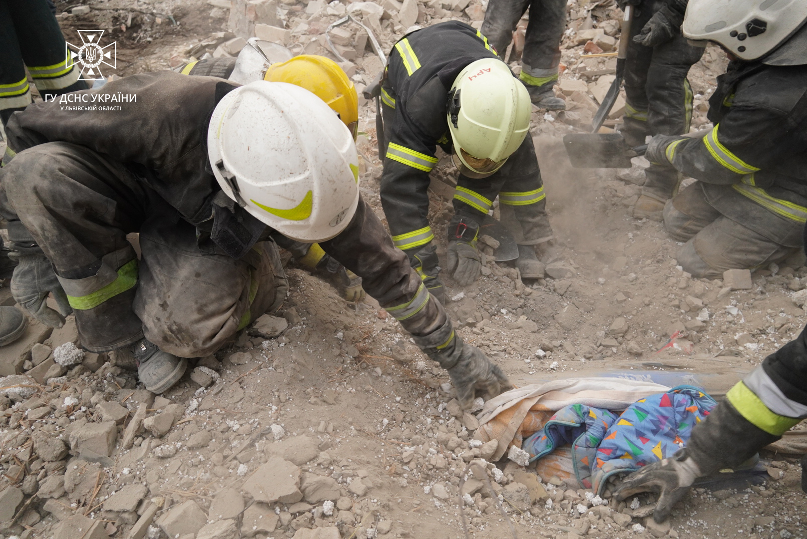 Розбір завалів на Золочівщині завершили,  у громаді оголосили 3 дні жалоби