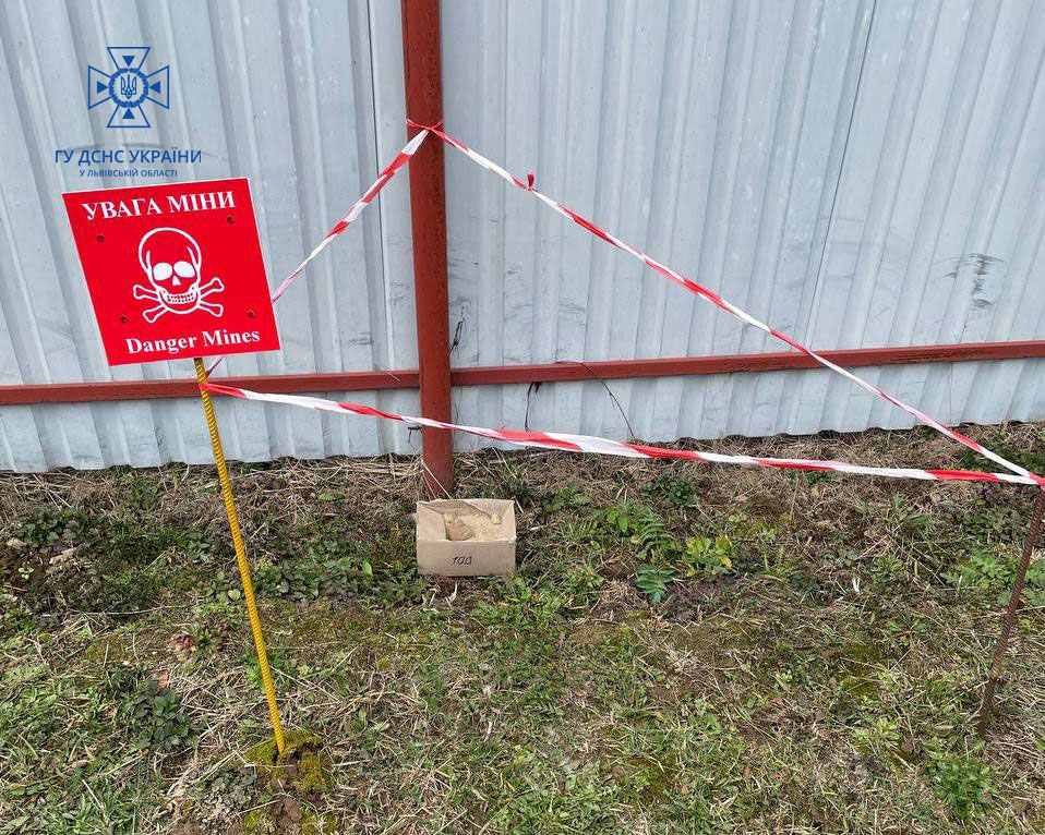 В селі на Самбірщині люди сортували картоплю і знайшли гранату