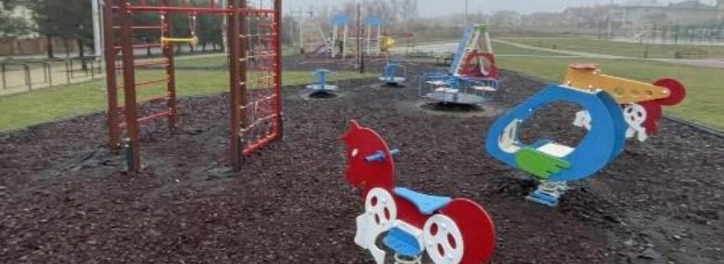 На Львівщині підприємець «нажився» на будівництві дитячого майданчика на 1 млн грн