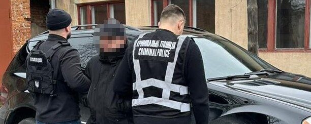 У Стрию затримали чоловіка та жінку, які вдома продавали наркотики