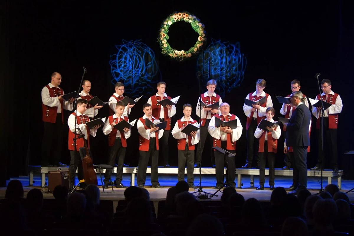 Капела «Дударик» під час закордонного туру зібрала 200 тисяч гривень на дрони для ЗСУ